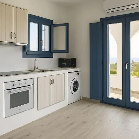 Folegandros Enchanting Moniasma Home, Sunset Views Tatil Evi