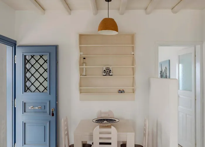 Folegandros Enchanting Moniasma Home, Sunset Views Ferienhaus *