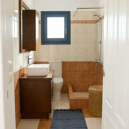 Folegandros Enchanting Moniasma Home, Sunset Views 別荘 *