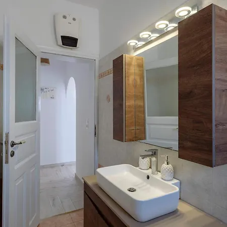 Folegandros Enchanting Moniasma Home, Sunset Views *