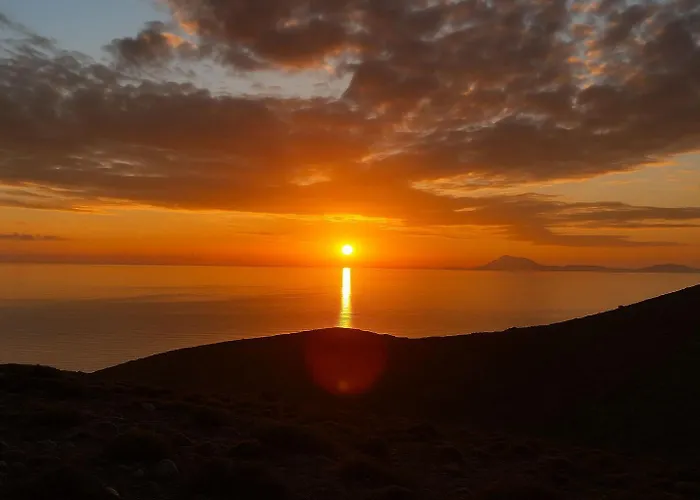 Сasa de vacaciones Folegandros Enchanting Moniasma Home, Sunset Views